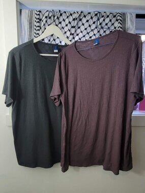 2 XL Luxe Ribbed Slub Knit T-shirts from Old Navy - Lavender one and Grey one